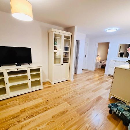 Mountain View 2-Double Bedroom Apartment เยเลเนียกูรา ภายนอก รูปภาพ
