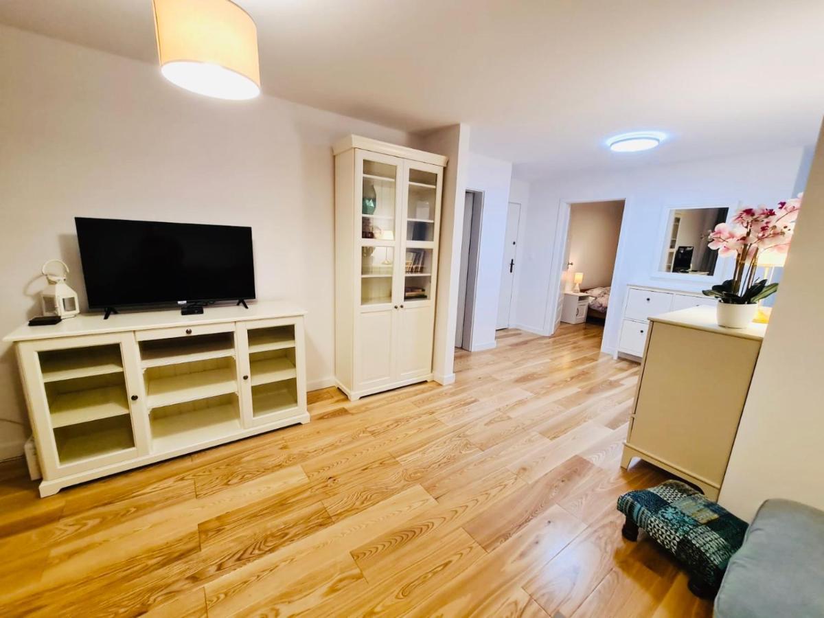 Mountain View 2-Double Bedroom Apartment เยเลเนียกูรา ภายนอก รูปภาพ