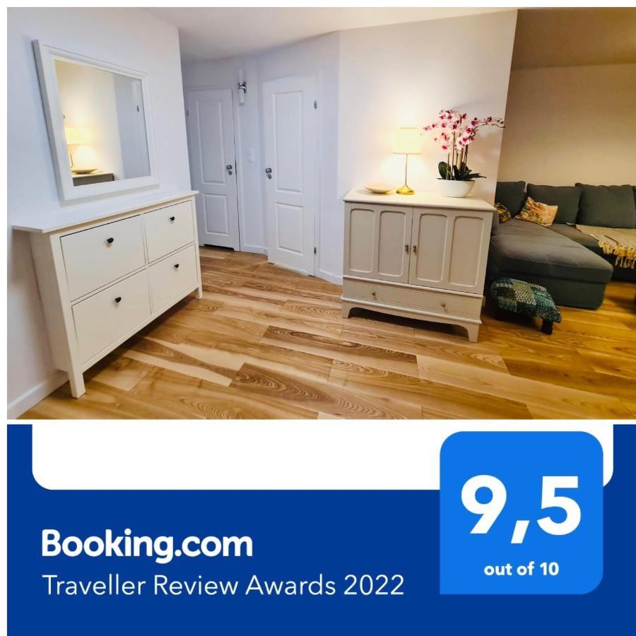 Mountain View 2-Double Bedroom Apartment เยเลเนียกูรา ภายนอก รูปภาพ